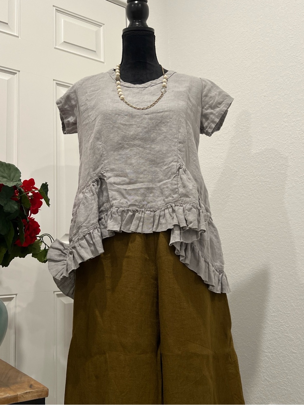 Light Gray Ruffle Hem Linen Tunic Top Sz S